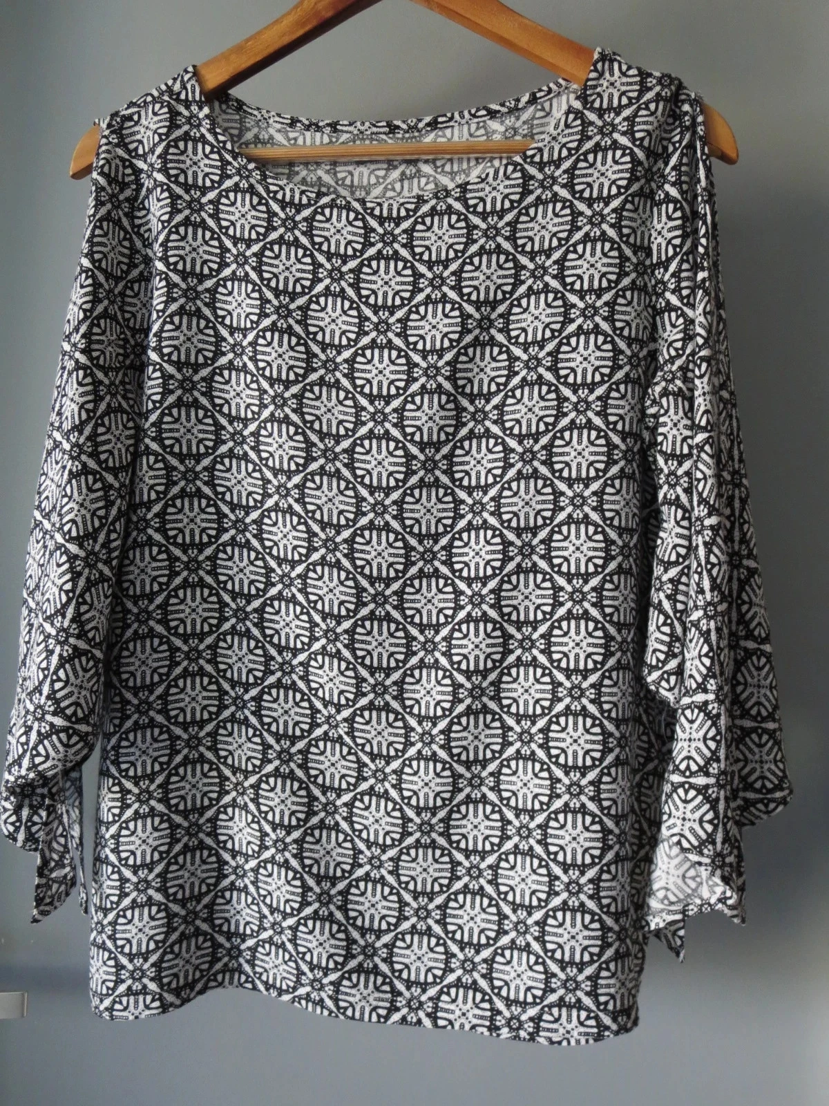 Blouse chic noire et blanche Liz Devy – Taille S 36 – Excellent état – photo 7